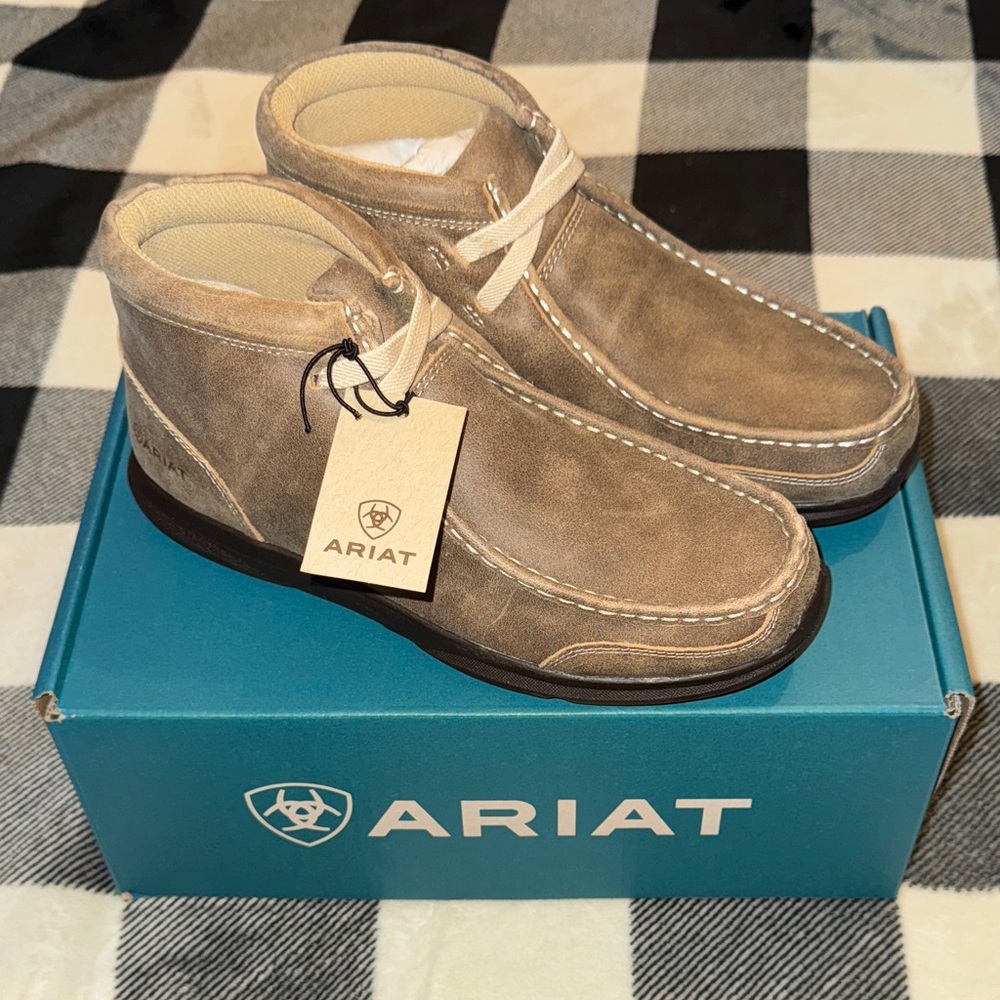 New ARIAT Boys Brown Spitfire Bomber Boots Size 5